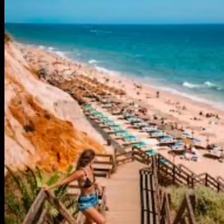 Rooms Lagos منزل للإقامة